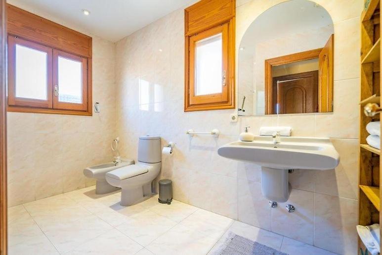 הוילה סנטה סוזנה Preciosa Casa 2000 M2 Piscina Mar Barbacoa Felicidad מראה חיצוני תמונה